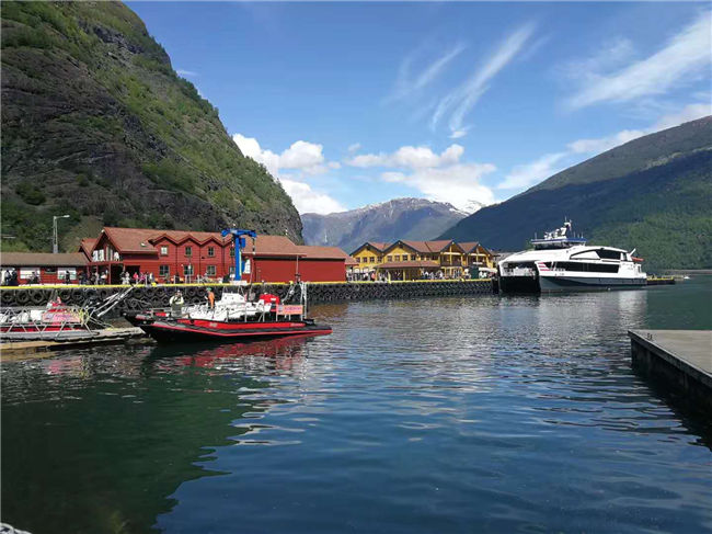 北歐+俄羅斯14日游集錦 挪威伏拉歐姆小鎮(zhèn)、挪威王宮和奧斯陸生命主題公園