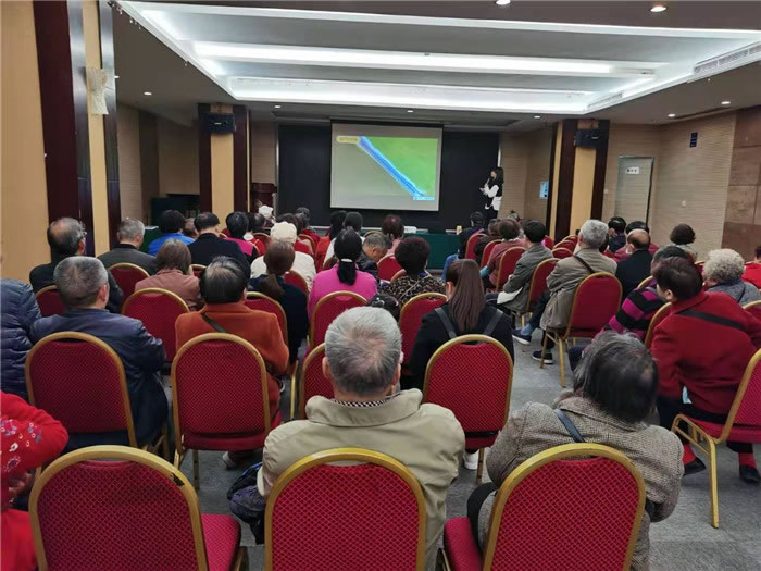 綿陽(yáng)中旅假日旅行社舉行新疆南疆專(zhuān)列(漠河專(zhuān)列)華陽(yáng)避暑線路推薦會(huì)暨客戶答謝會(huì)