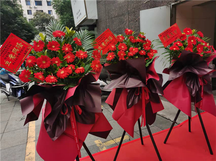 四川中青旅綿陽分社、綿陽市中旅假日旅行社、綿陽自來文化傳播有限公司24H自助售貨服務(wù)盛大開業(yè)