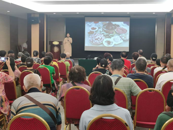 綿陽中旅行假日旅行社舉行胡楊林、南疆專列推薦會(huì)