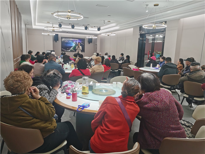 綿陽(yáng)中旅假日旅行社舉行2025年冬季康養(yǎng)線(xiàn)路推薦會(huì)